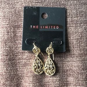 Gold toned dangling earrings